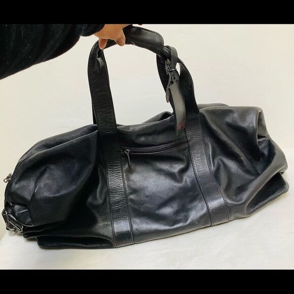 TUMI PERSONAL TRAVEL BAG ALPHA NAPPA LEATHER - Picture 1 of 13